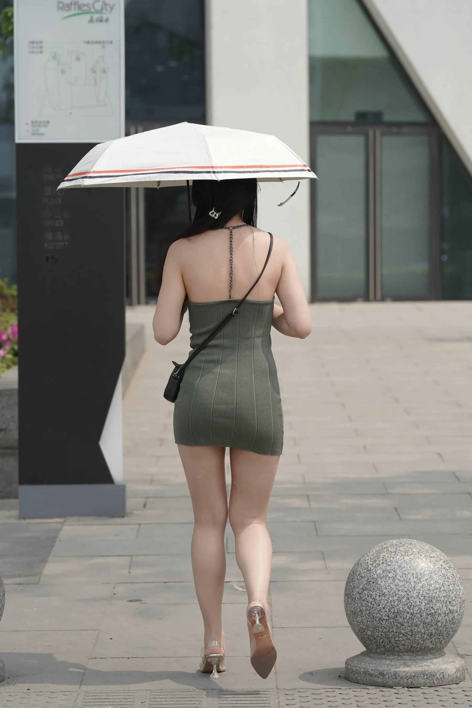 [魔镜街拍] NO.091 绿色包臀裙丝袜美女 [330P]插图8